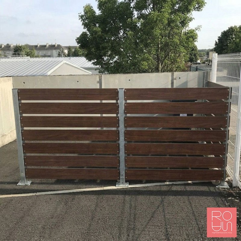 Guardacontenidors modulable en lames de fusta compacte 